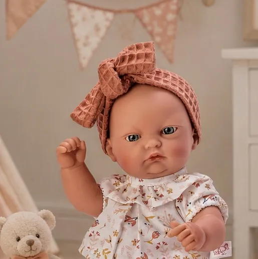 Gordi (28 cm) - Camisa flores y diadema caldero - Imagen 3